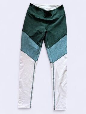 NWOT condition size S outdoor voices leggings in Chevron green and light pink.